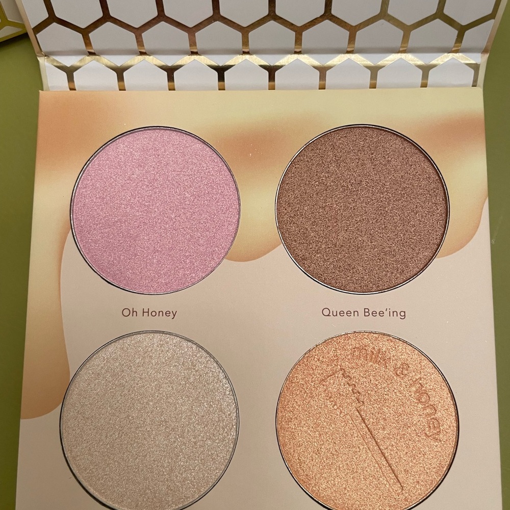 Beauty Bakerie milk & honey Hilighter Palette